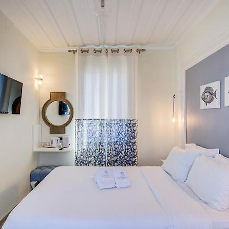 Gambello Luxury Rooms นาฟปลิโอ ภายนอก รูปภาพ